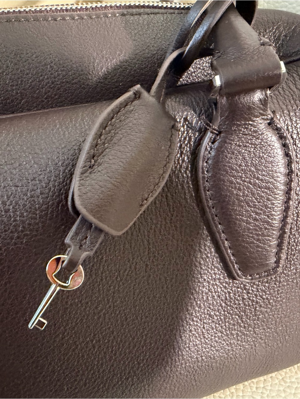 Genuine calfskin Leather handbag like new - Picture 3 of 15